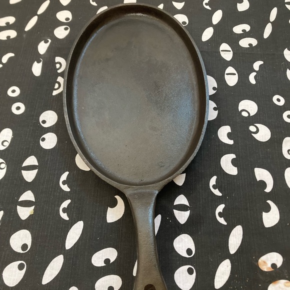 Vintage Lodge Round Oval Square Cast Iron pan casserole lid handle variety used